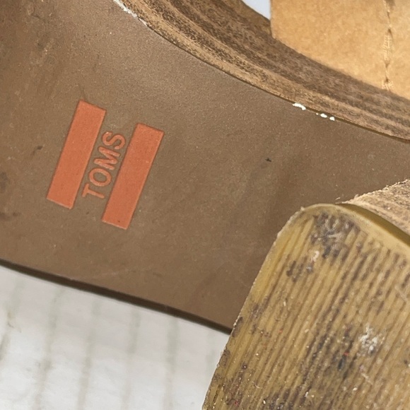 TOMS Women's Sandals Size 8.5 Tan Suede "Ibiza" Platform Buckle Close Open Toe - Picture 13 of 13